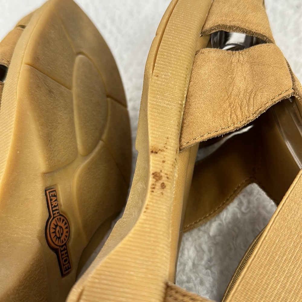 Earth Shoes Womens Fisherman Sandal size 7.5 Tan Leather Slip on Flat - Picture 7 of 9